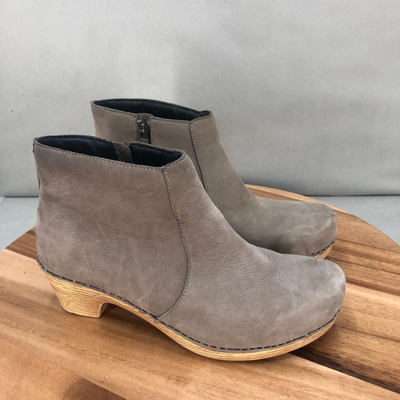 Dansko Maria Leather Ankle Boots Womens 39 / 9 Taupe Beige Side Zip Booties - Picture 1 of 8